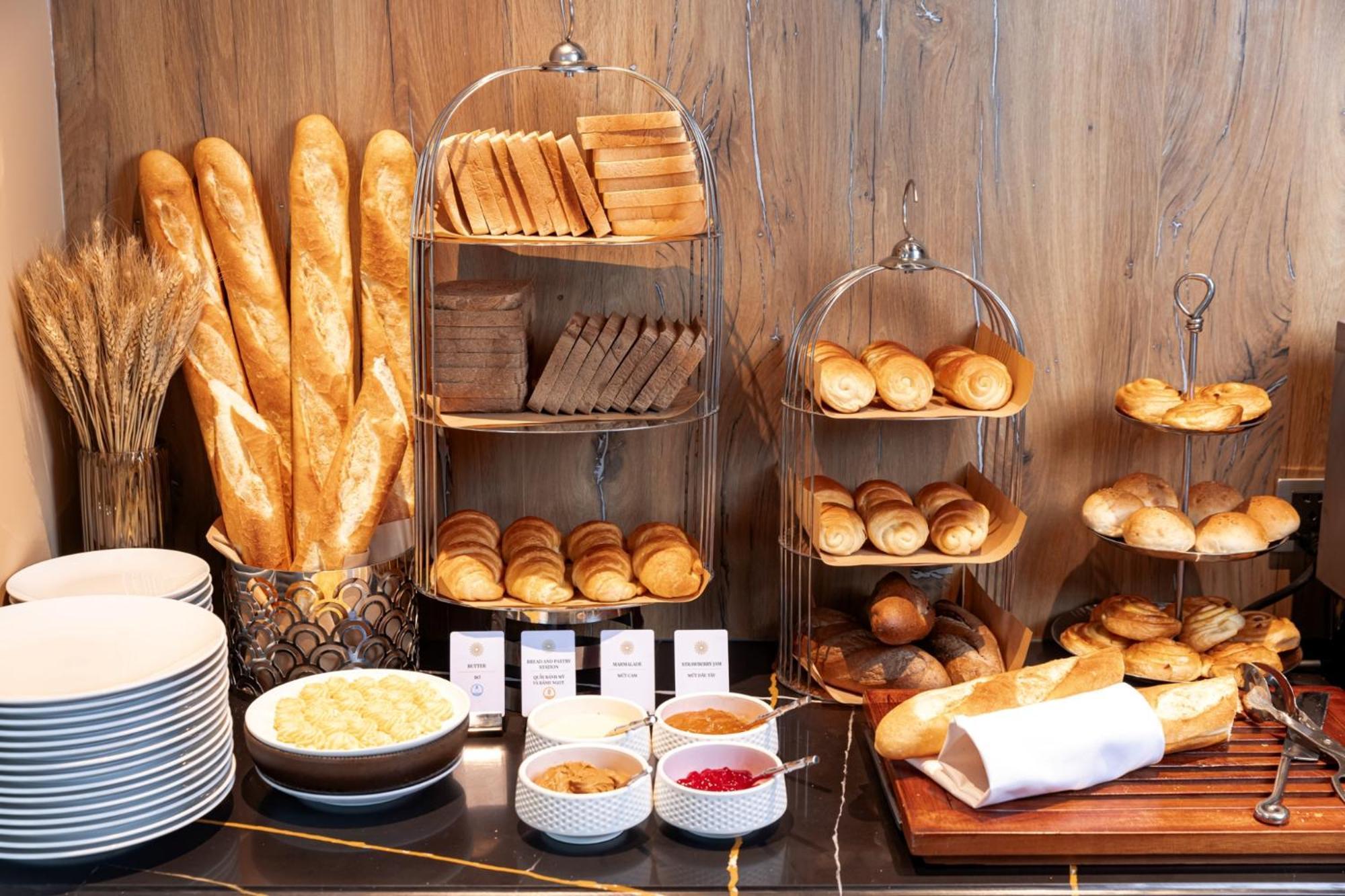 La Siesta Classic Hang Thung Hanoi Eksteriør billede A bread station